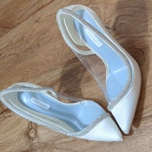 Nine West Finna pointy toe pumps heel. Wore once